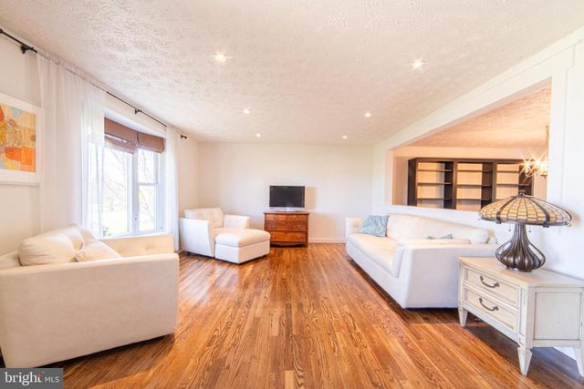 1112 MULLICA HILL RD, Mullica Hill, NJ 08062