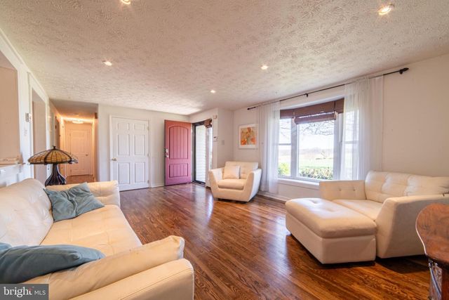 1112 MULLICA HILL RD, Mullica Hill, NJ 08062