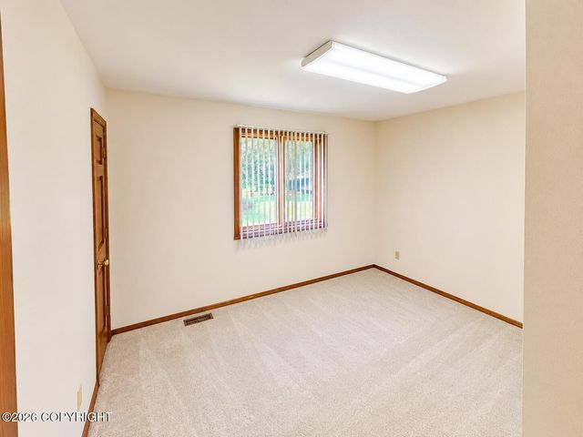 48011 Miracle Avenue, Soldotna, AK 99669