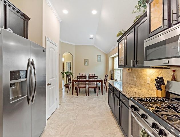 6915 Astrapia Bay Crossing, Spring, TX 77379