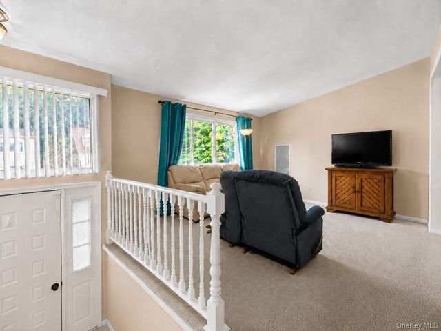 11 Brayton Road, Carmel, NY 10512