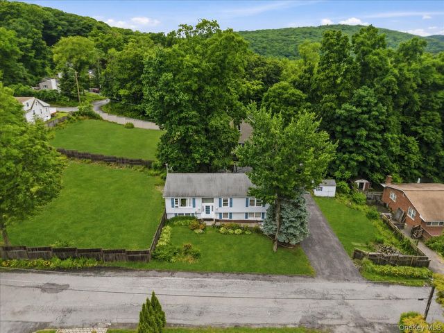 11 Brayton Road, Carmel, NY 10512