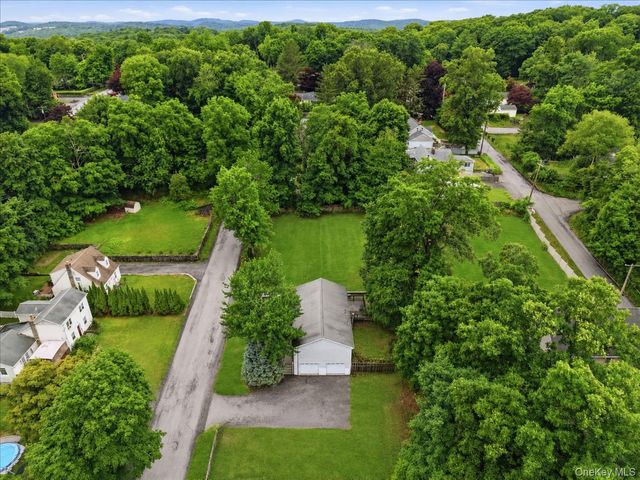 11 Brayton Road, Carmel, NY 10512