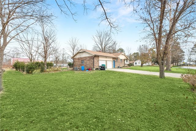 11680 Amy Avenue, Rogers, AR 72756