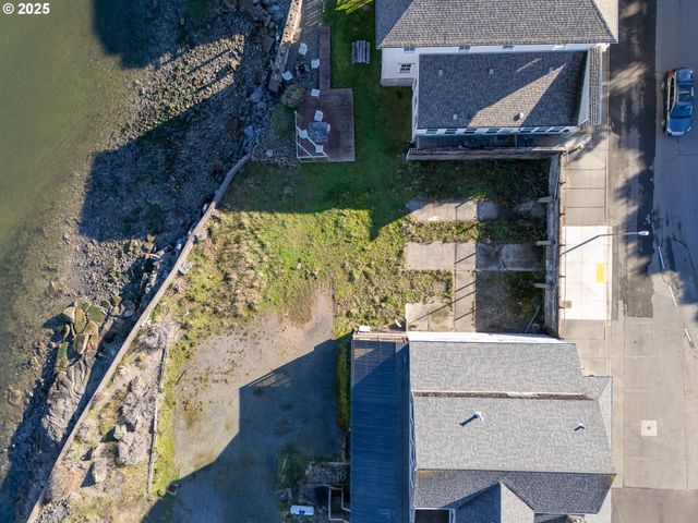 First St Sw 2502, Bandon, OR 97411