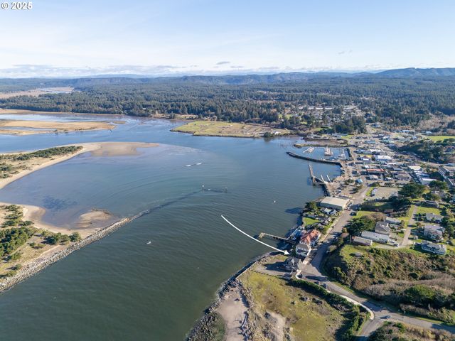 First St Sw 2502, Bandon, OR 97411