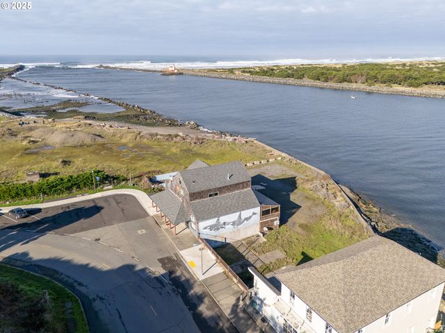 First St Sw 2502, Bandon, OR 97411