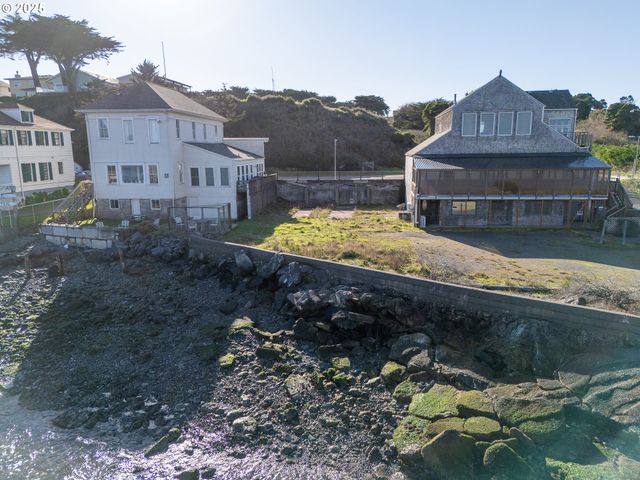 First St Sw 2502, Bandon, OR 97411