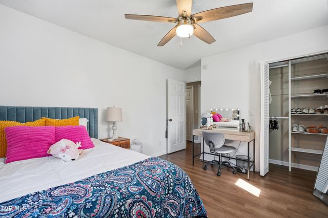 333 Boone Lake Circle, Bluff City, TN 37618