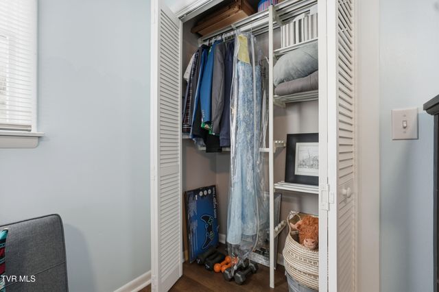 333 Boone Lake Circle, Bluff City, TN 37618