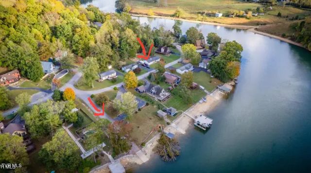 333 Boone Lake Circle, Bluff City, TN 37618