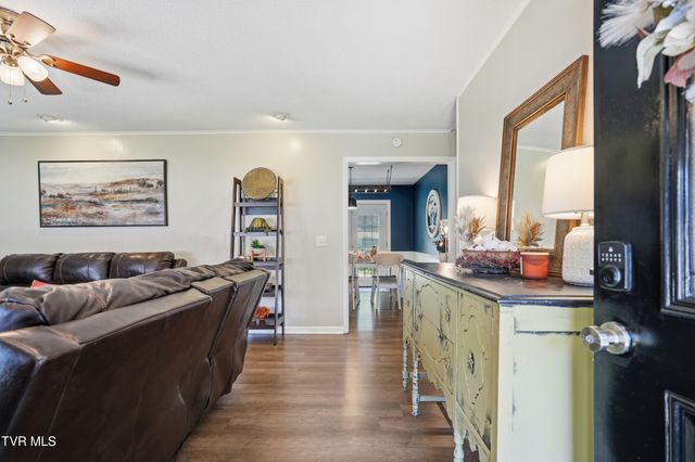 333 Boone Lake Circle, Bluff City, TN 37618