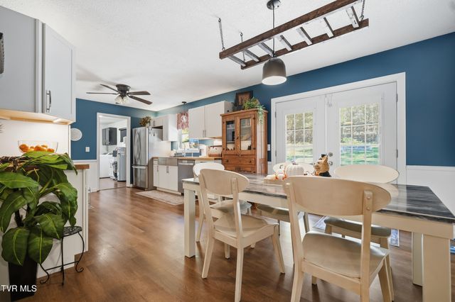 333 Boone Lake Circle, Bluff City, TN 37618