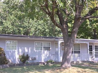 2405 Orleans Lane, Florissant, MO 63031