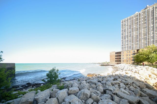 7337 S South Shore Drive 708, Chicago, IL 60649