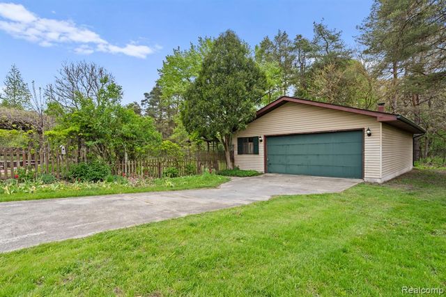 7540 Dexter Pinckney Road, Dexter, MI 48130