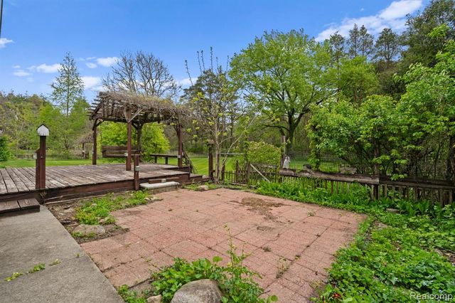 7540 Dexter Pinckney Road, Dexter, MI 48130