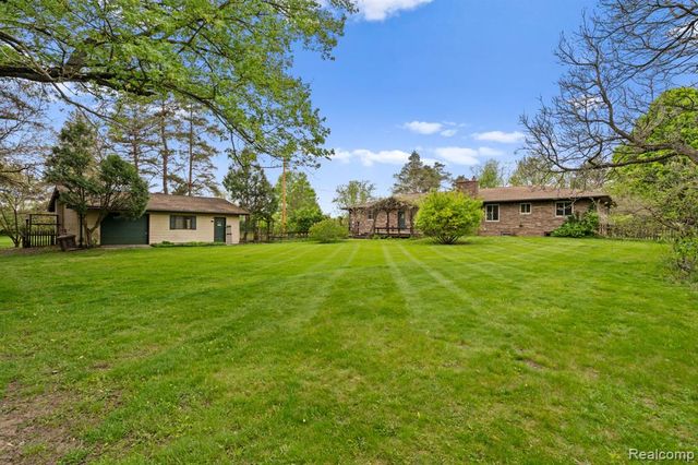 7540 Dexter Pinckney Road, Dexter, MI 48130