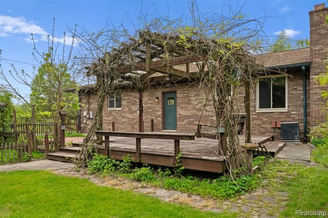7540 Dexter Pinckney Road, Dexter, MI 48130