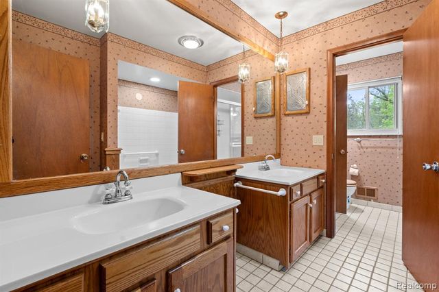 7540 Dexter Pinckney Road, Dexter, MI 48130