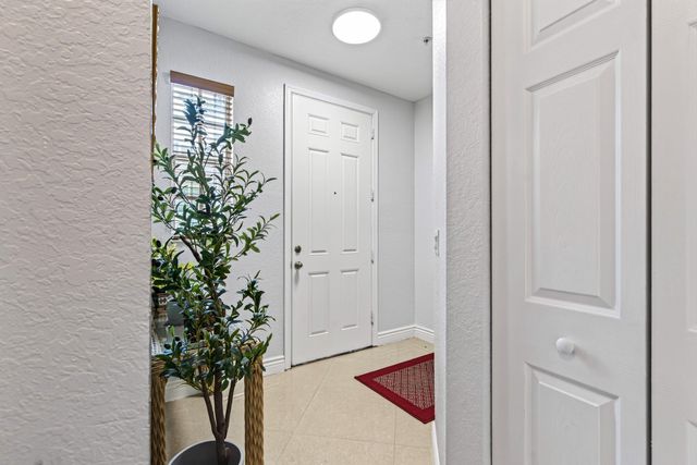 4607 Danson Way, Delray Beach, FL 33445