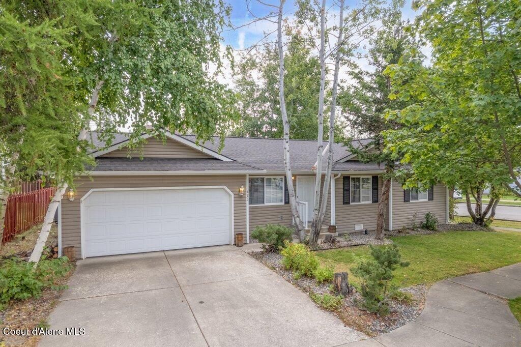 420 E Dragonfly Dr, Coeur D'alene, ID 83815