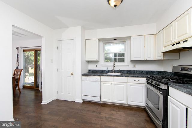 1 YORK TER, Sicklerville, NJ 08081