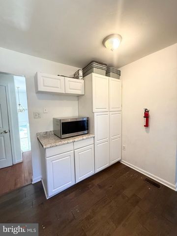 1 YORK TER, Sicklerville, NJ 08081