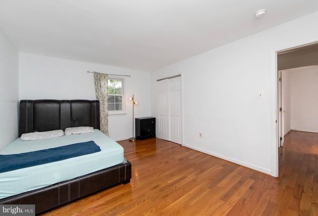 1 YORK TER, Sicklerville, NJ 08081