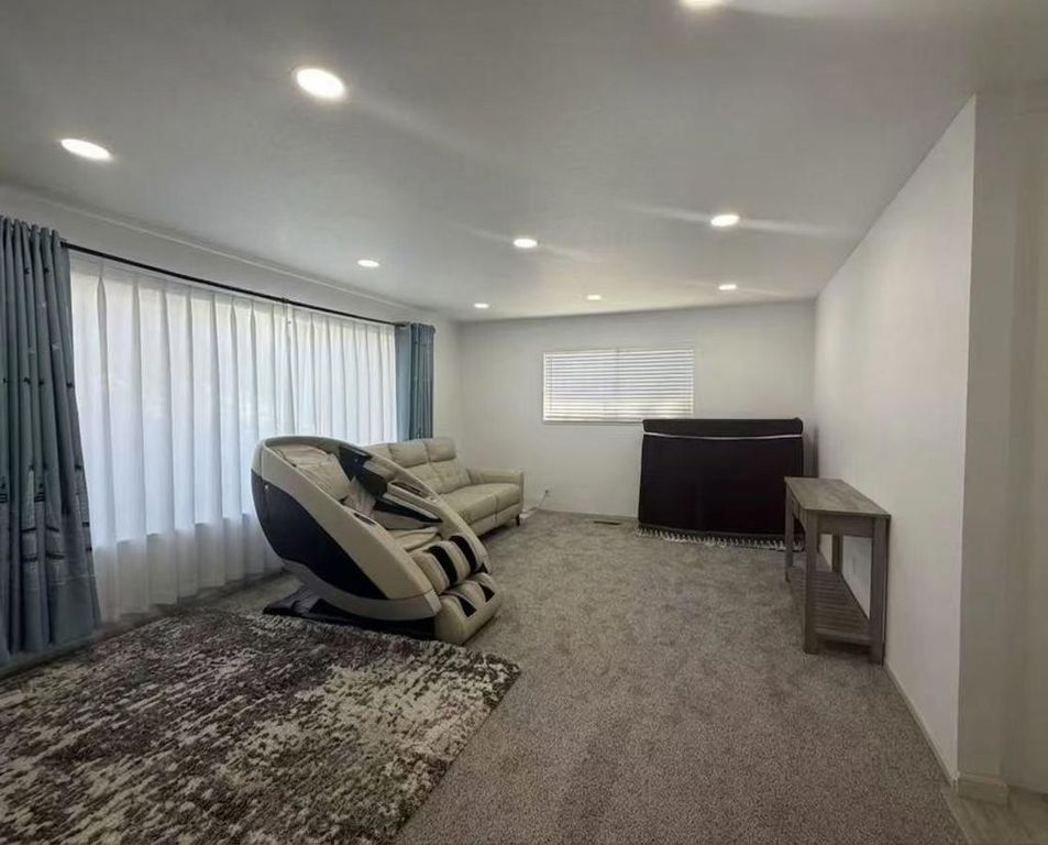 Image 5 of property listing at 1379 Miller Avenue, San Jose, CA 95129