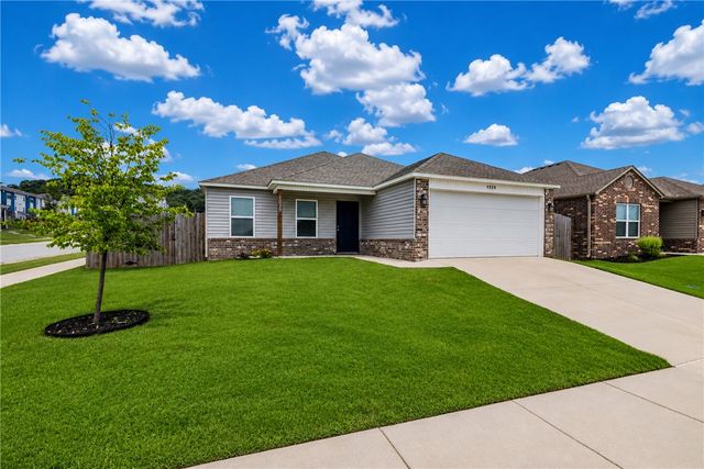 1029 S Brambling Lane, Fayetteville, AR 72701