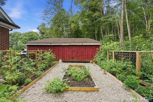 529 Pomfret Street, Putnam, CT 06260