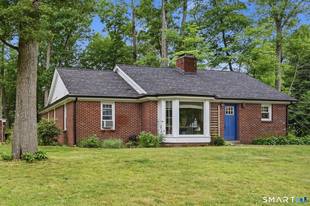 529 Pomfret Street, Putnam, CT 06260