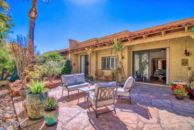 1223 E Camino Diestro, Oro Valley, AZ 85704