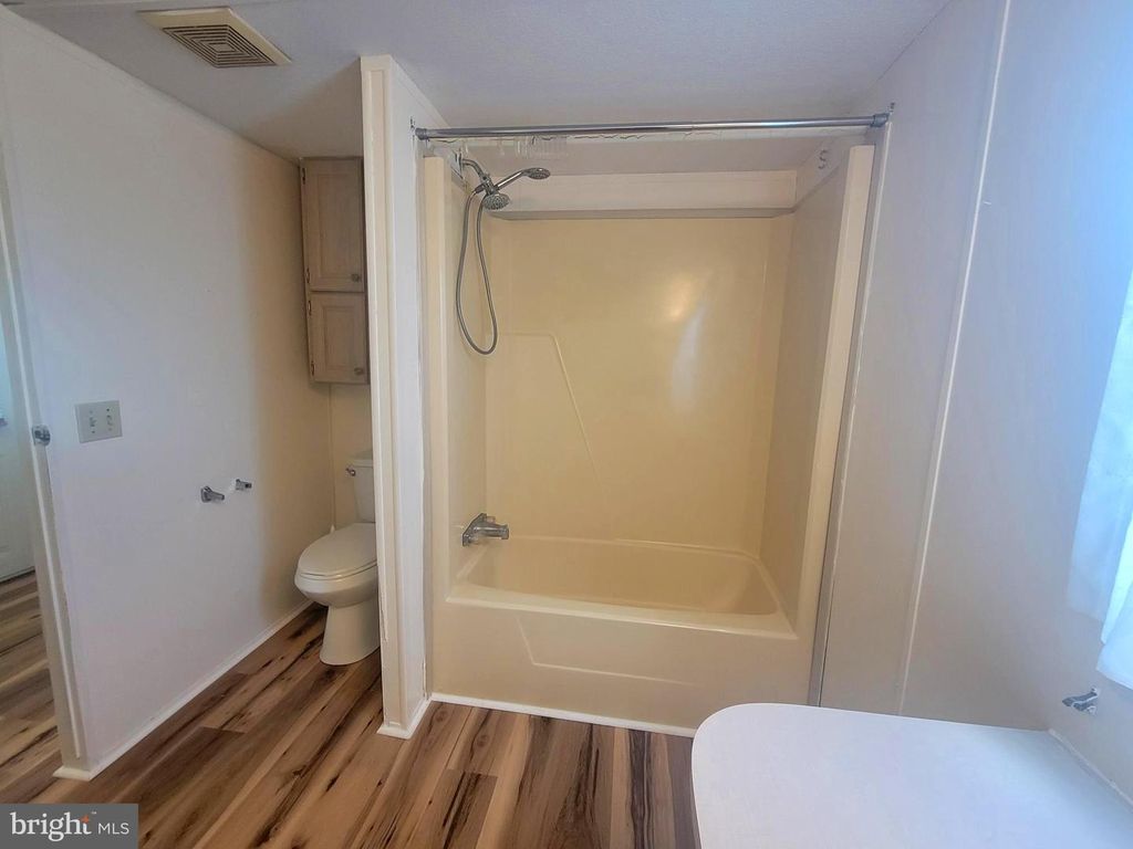 Image 9 of property listing at 10323 HENRY ROAD #8, Berlin, MD 21811