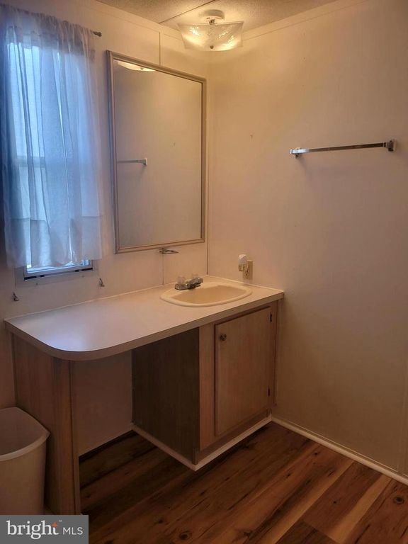 Image 10 of property listing at 10323 HENRY ROAD #8, Berlin, MD 21811