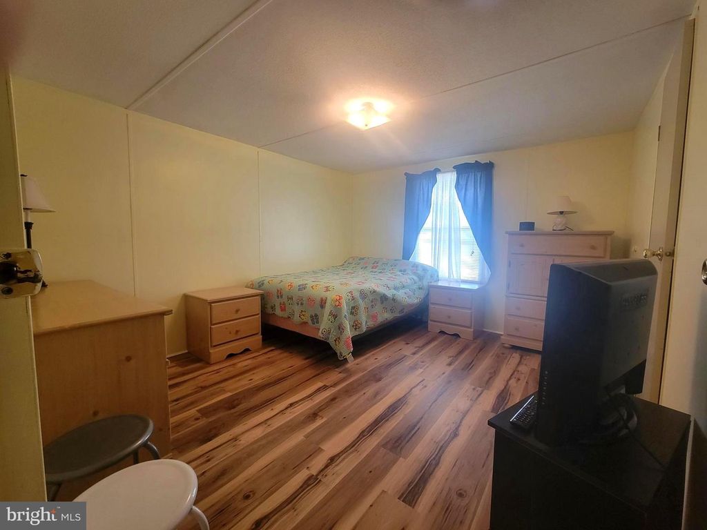 Image 11 of property listing at 10323 HENRY ROAD #8, Berlin, MD 21811