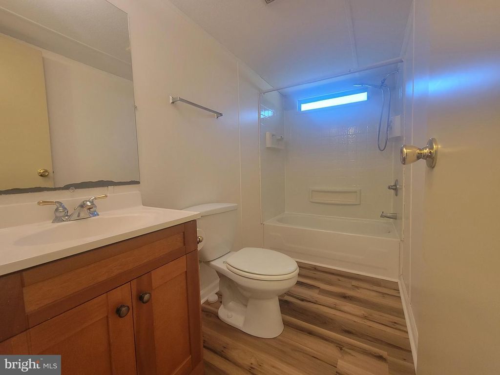 Image 14 of property listing at 10323 HENRY ROAD #8, Berlin, MD 21811