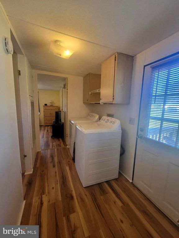 Image 6 of property listing at 10323 HENRY ROAD #8, Berlin, MD 21811