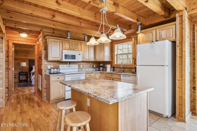 228 Tolliver Tr, Townsend, TN 37882