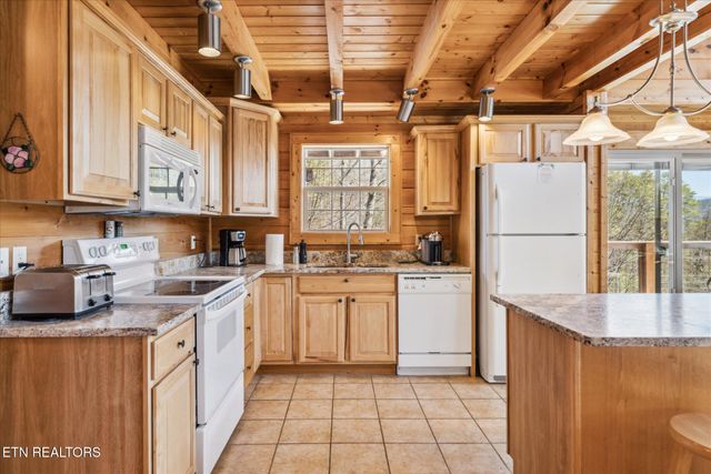 228 Tolliver Tr, Townsend, TN 37882