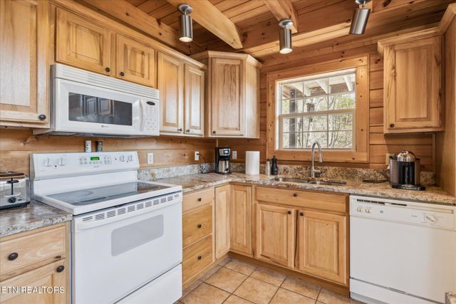 228 Tolliver Tr, Townsend, TN 37882