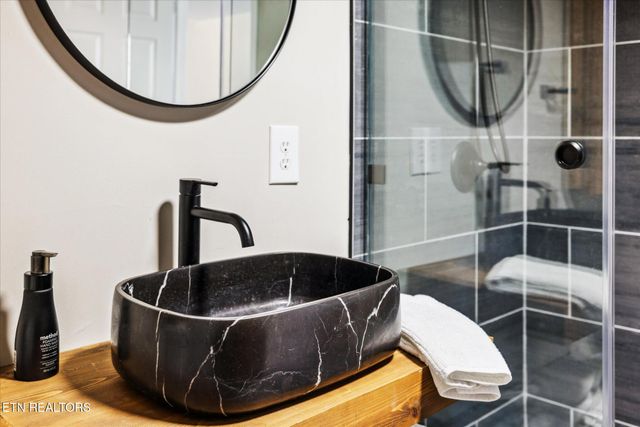 228 Tolliver Tr, Townsend, TN 37882