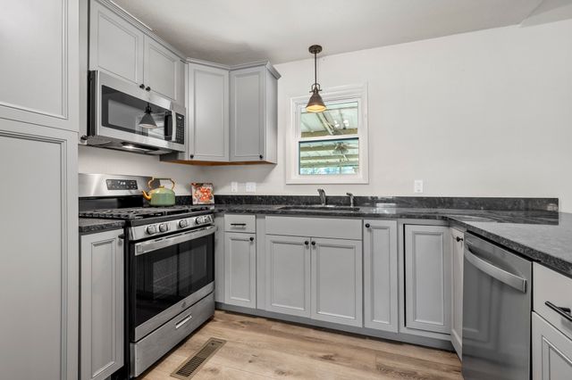 706 W Denison Drive, Robinson, TX 76706