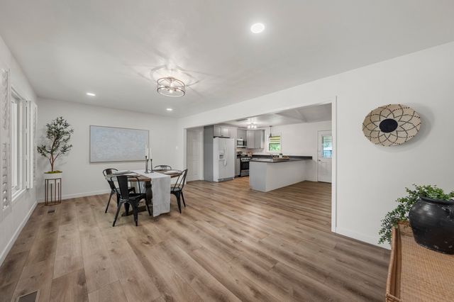 706 W Denison Drive, Robinson, TX 76706