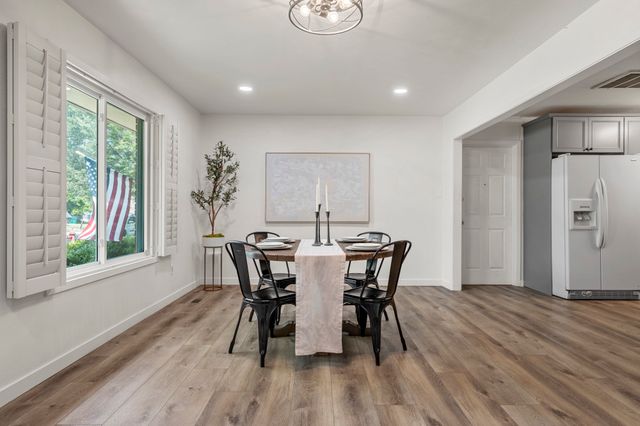 706 W Denison Drive, Robinson, TX 76706