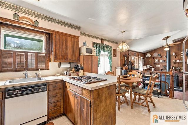 110 Stony Road, Edison, NJ 08817
