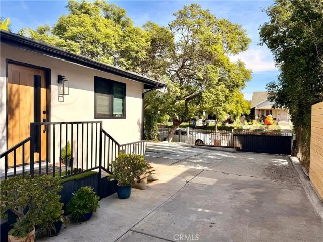 3007 S Hobart, Los Angeles, CA 90018