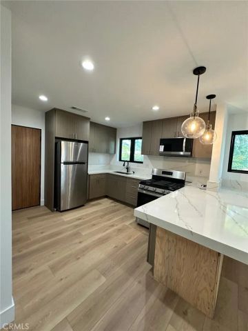 3007 S Hobart, Los Angeles, CA 90018