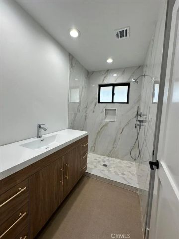 3007 S Hobart, Los Angeles, CA 90018